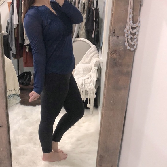 Nurture size small navy blue long sleeve top - Picture 2 of 3